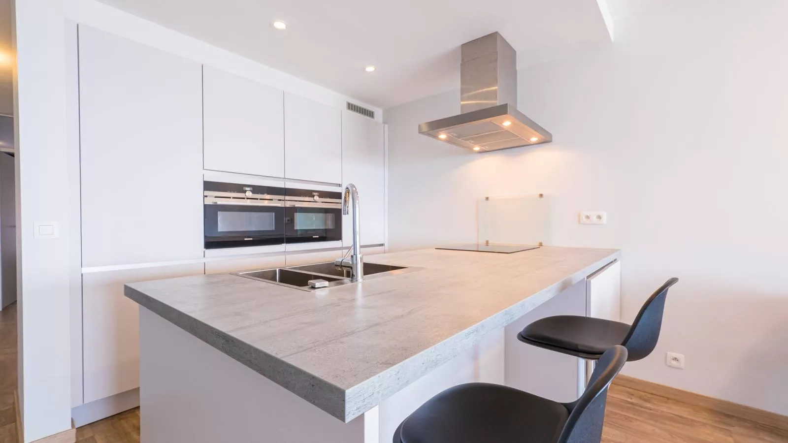 Atlantis I - 0104 + box 14-Kitchen