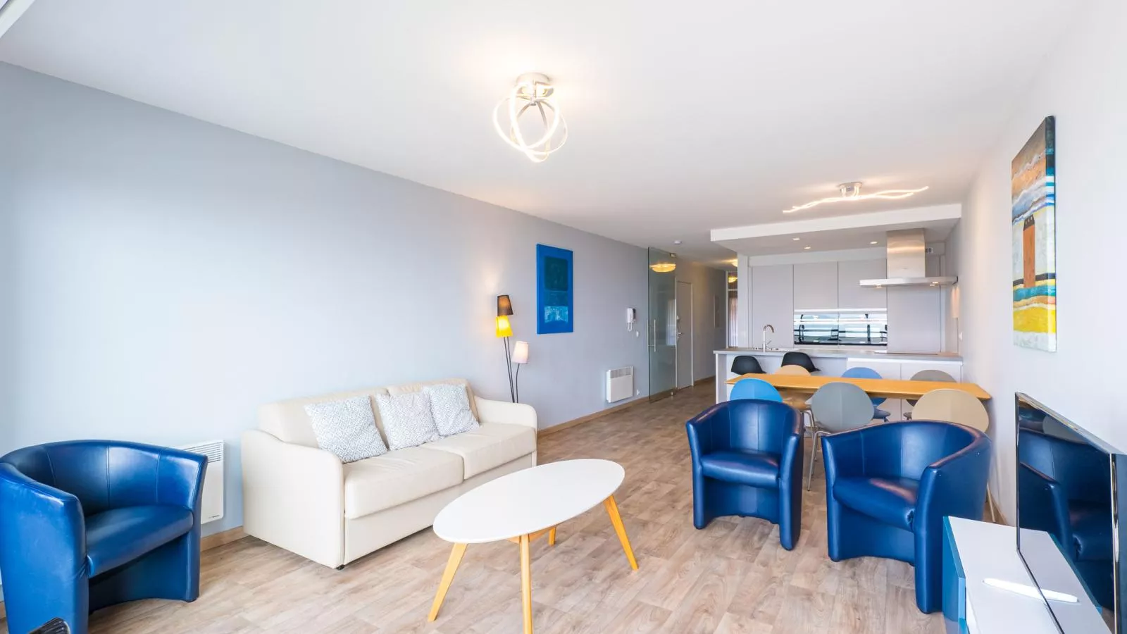 Atlantis I - 0104 + box 14-Living room