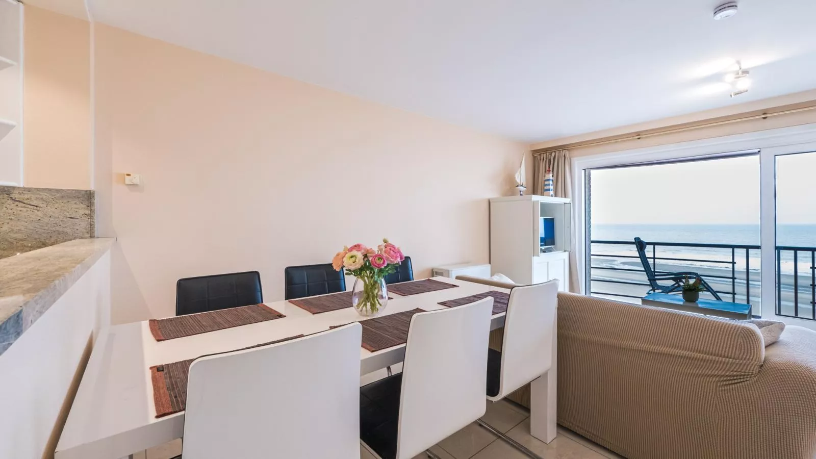 Marianne I - 0501 + box 16 (Ile de France)-Living room