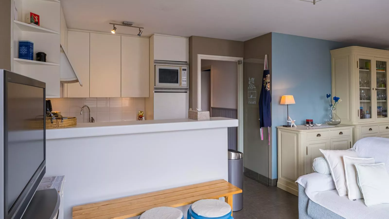 Four Seven  - 0102 + box 1-Wohnzimmer