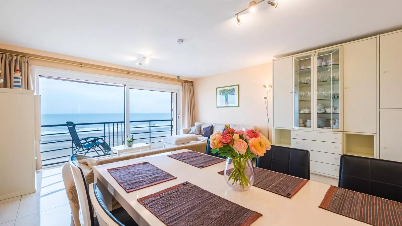 Marianne I - 0501 + box 16 (Ile de France)-Living room