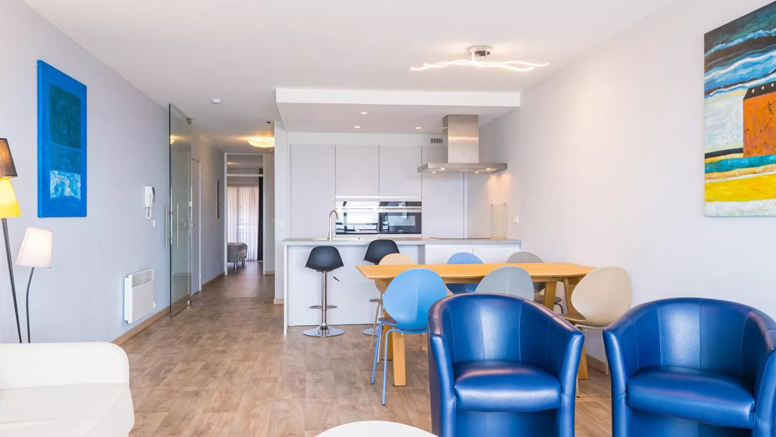 Atlantis I - 0104 + box 14-Living room