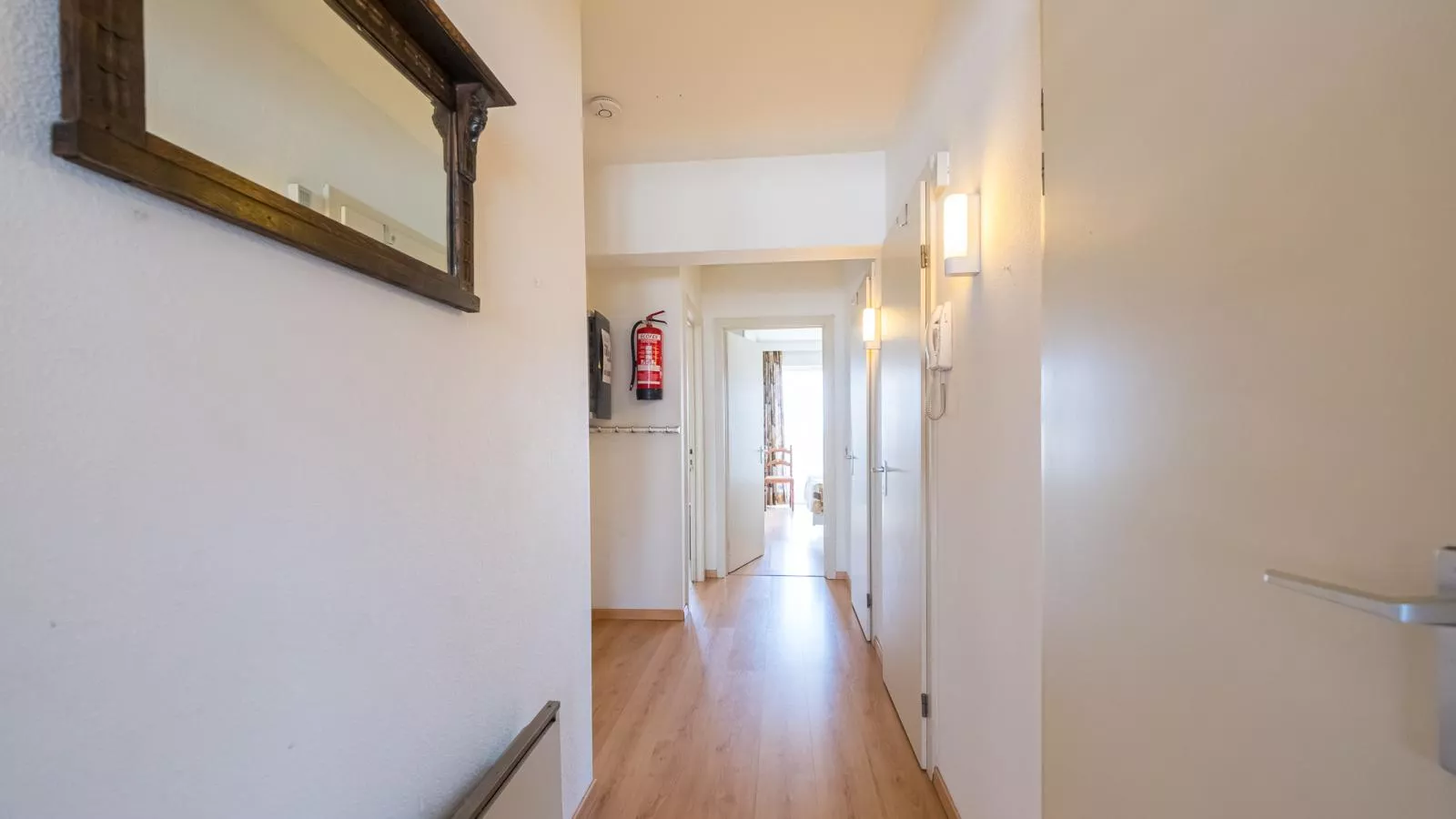 Canberra - 0803 + park. 10-Indoor