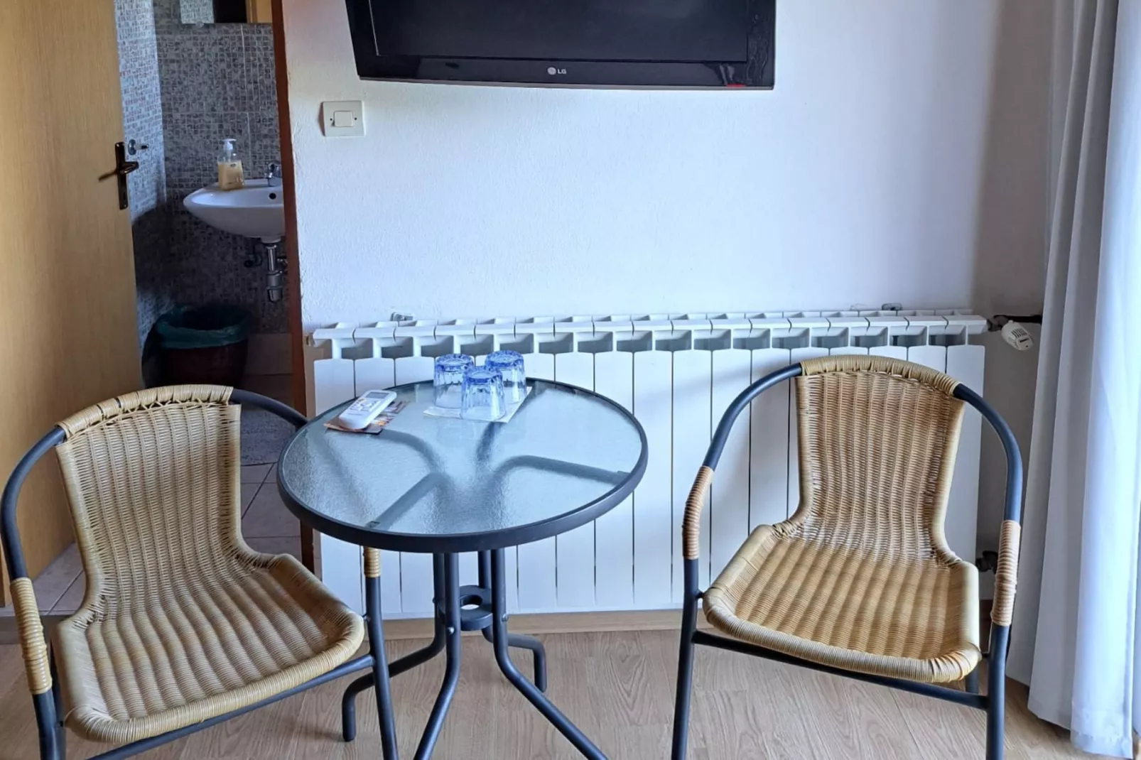 Guesthouse Žafran- Double Room With Terrace-Salon