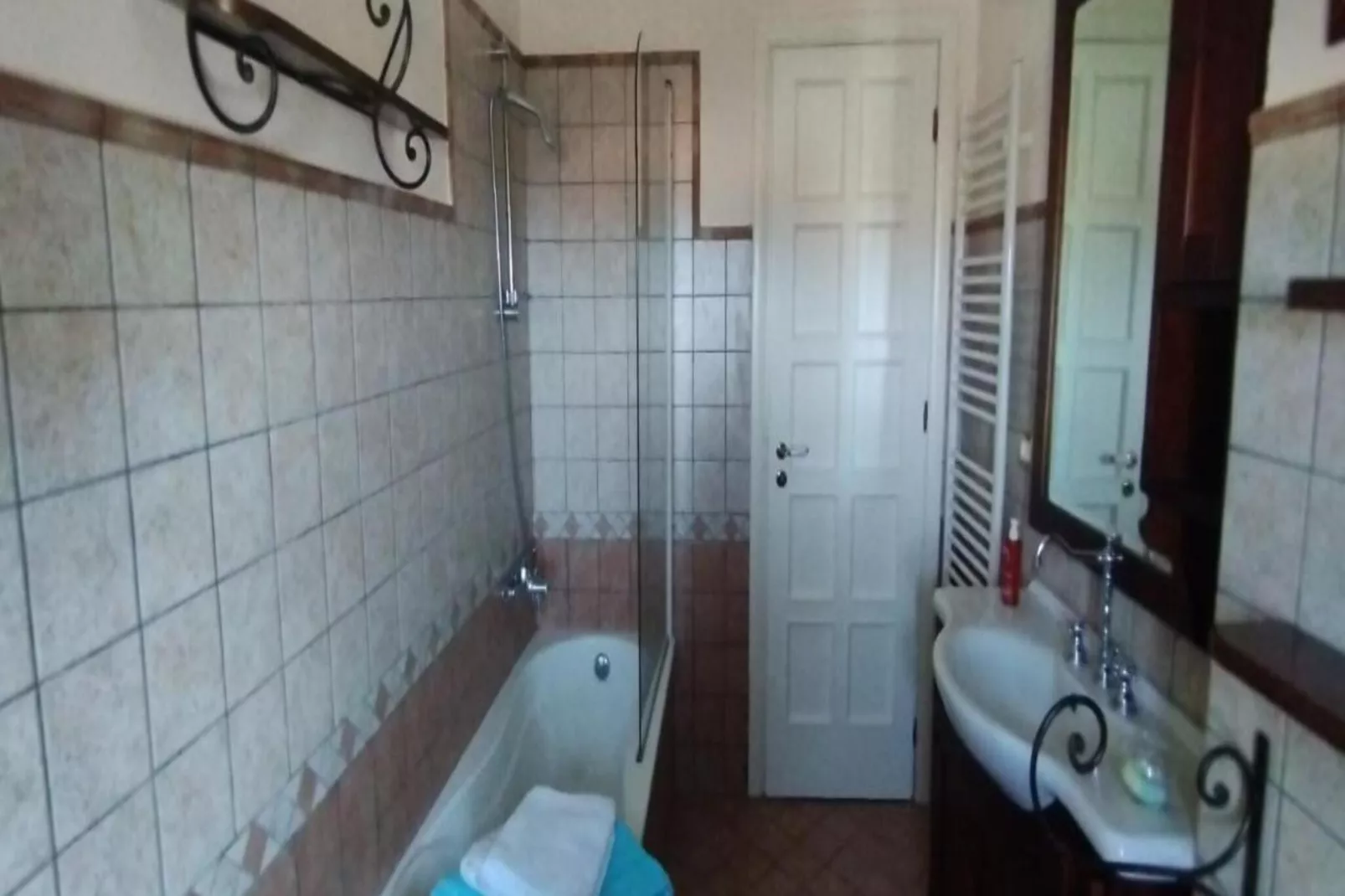 Tina Apartment-Salle de bain