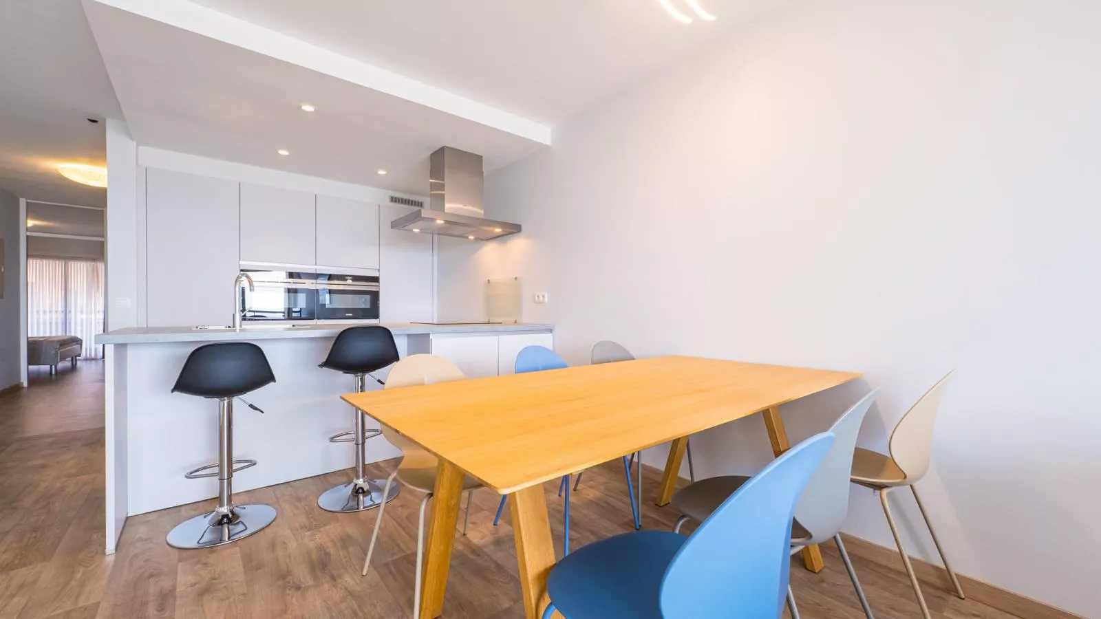 Atlantis I - 0104 + box 14-Living room