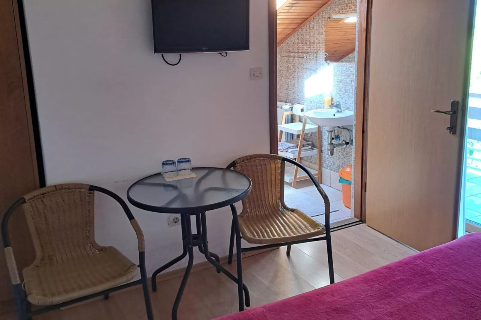 Guesthouse Žafran- Two Bedroom Apartment-Living room