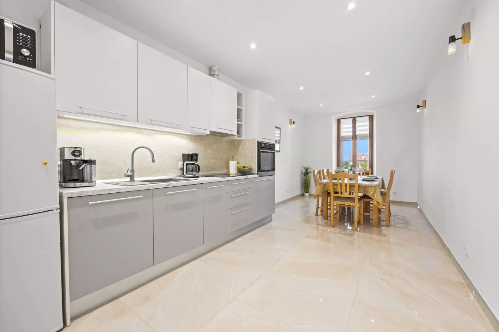 Kristijan & Jelena - Pool, Jacuzzi, Playground-Küche