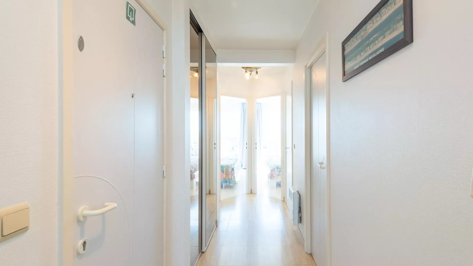 Mistral - 0801 + box 22 (Sunfield)-Hall / réception