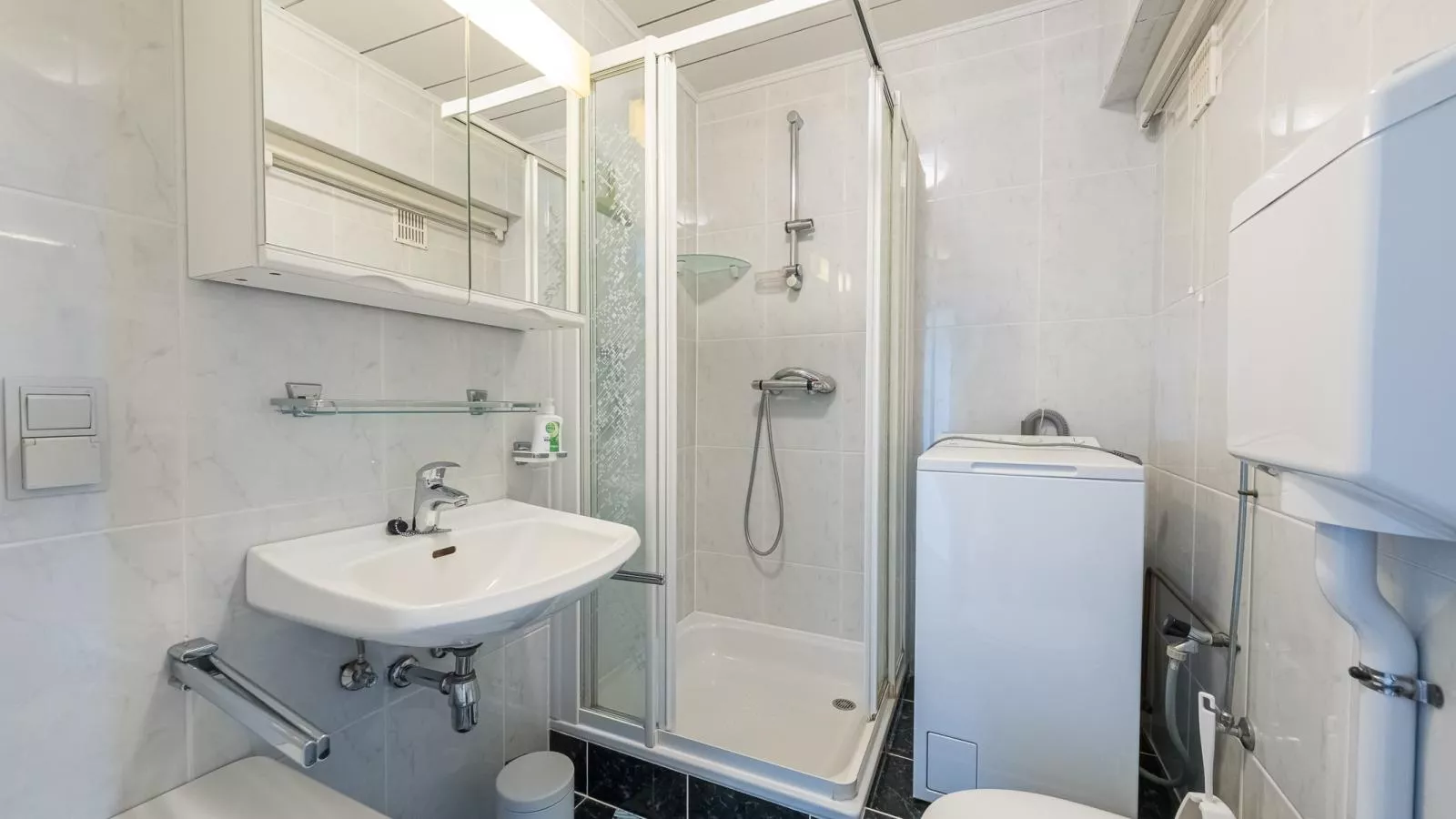 Canberra - 0803 + park. 10-Bathroom