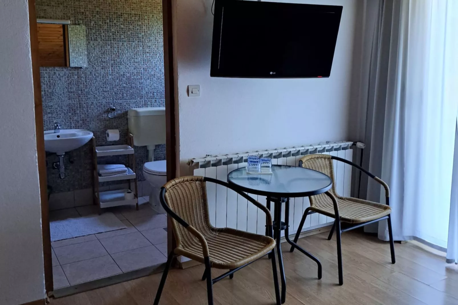 Guesthouse Žafran- Two Bedroom Apartment-Living room