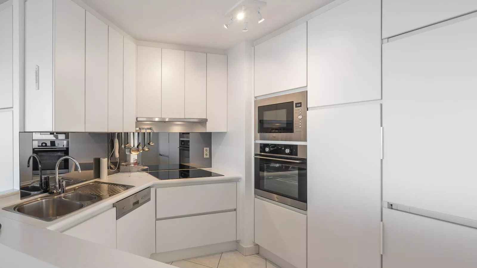 Prestige I - 0702 + box 1-Kitchen