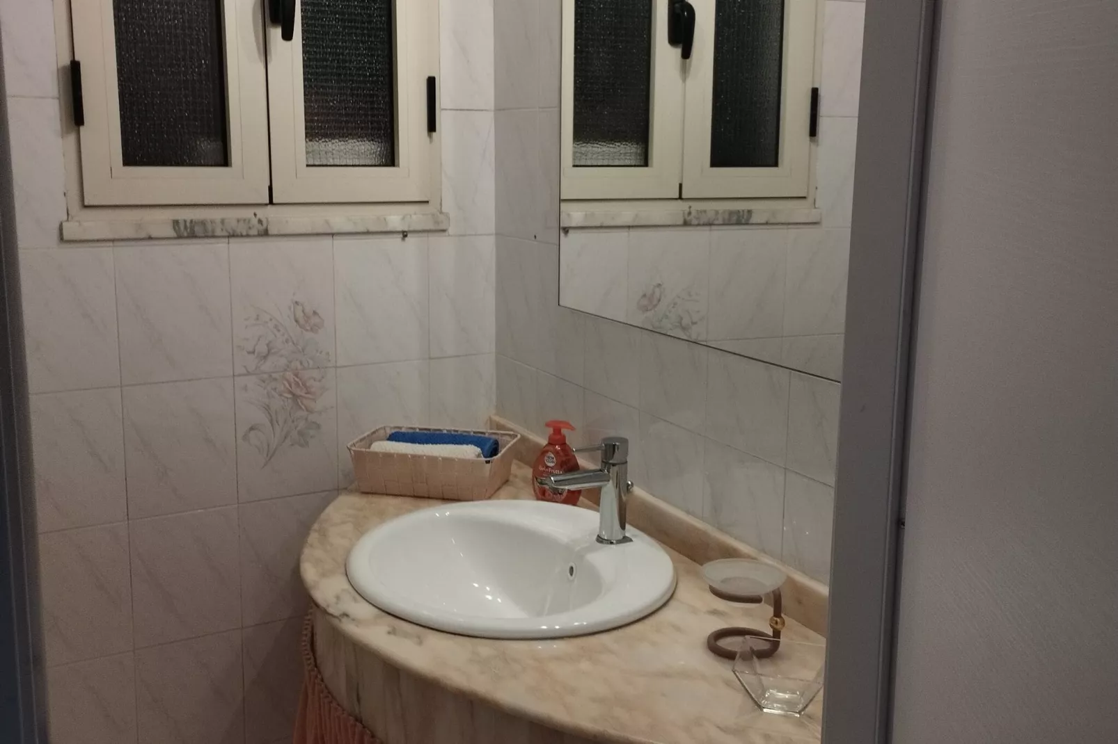 Lo Studiolo Apartment-Atmosphere