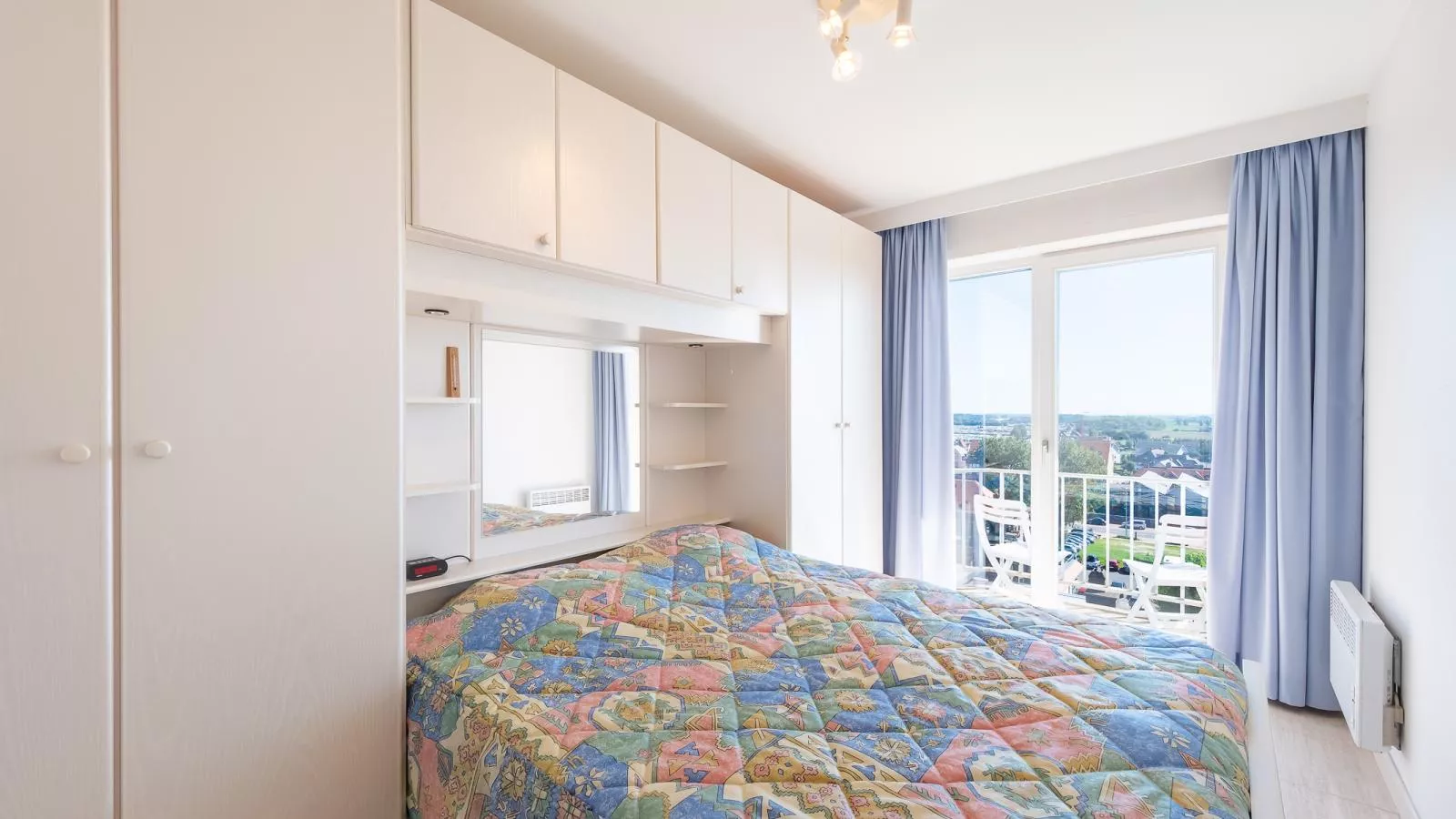 Mistral - 0801 + box 22 (Sunfield)-Chambre