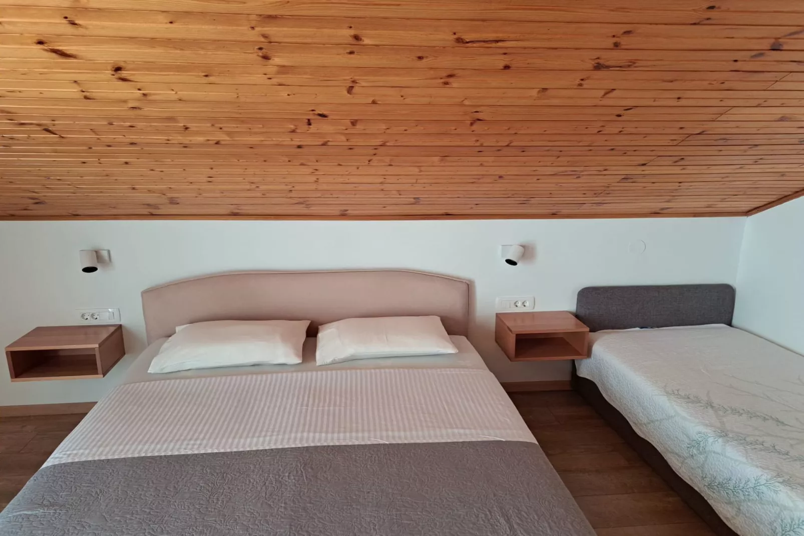 Guesthouse Žafran- Two Bedroom Apartment-Bedroom