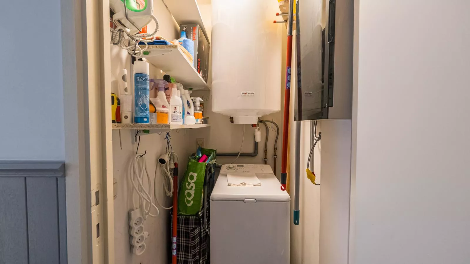 Four Seven  - 0102 + box 1-Innenbereich