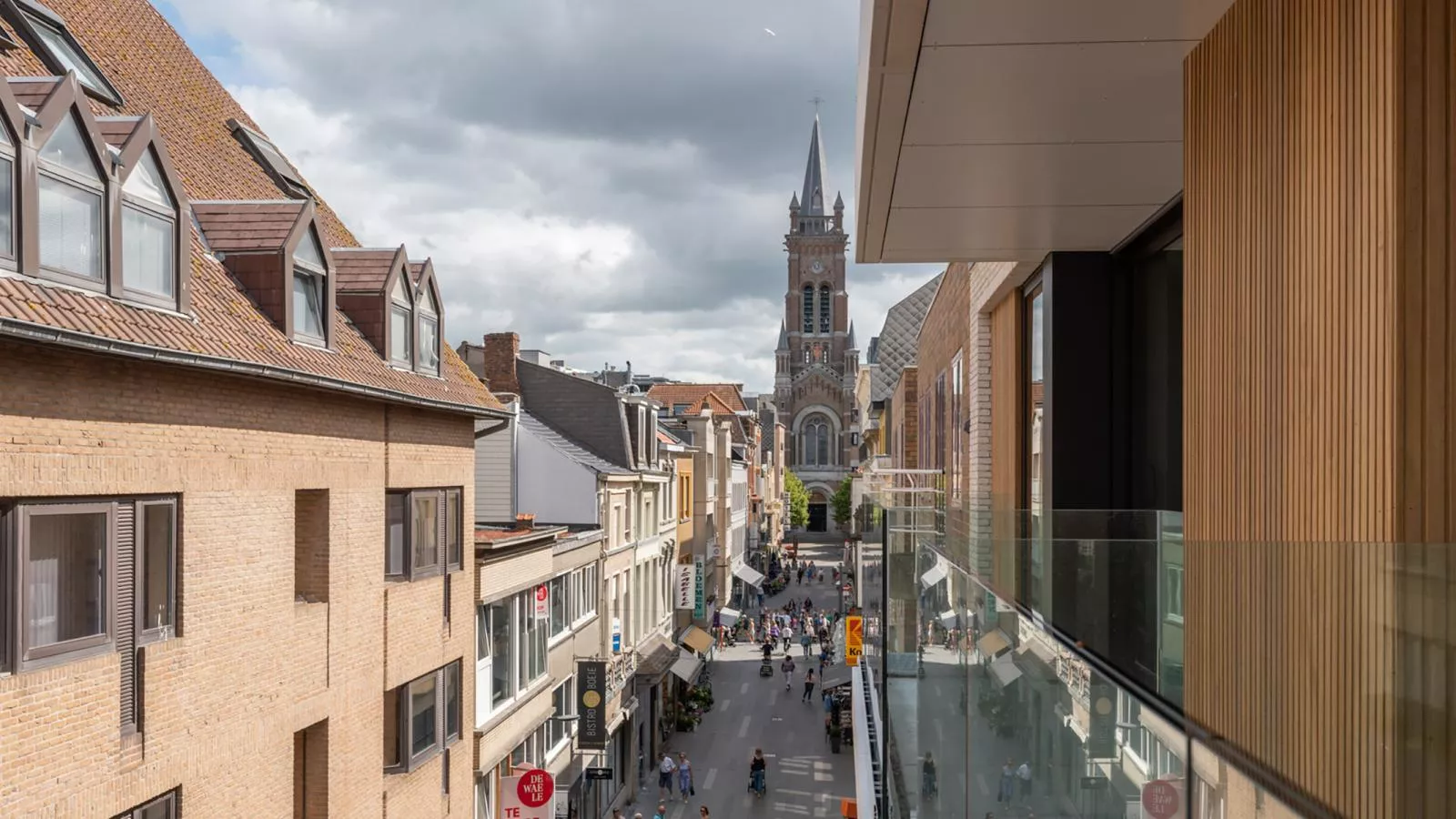 Maple Leaf - 03.02 + garage-Vue