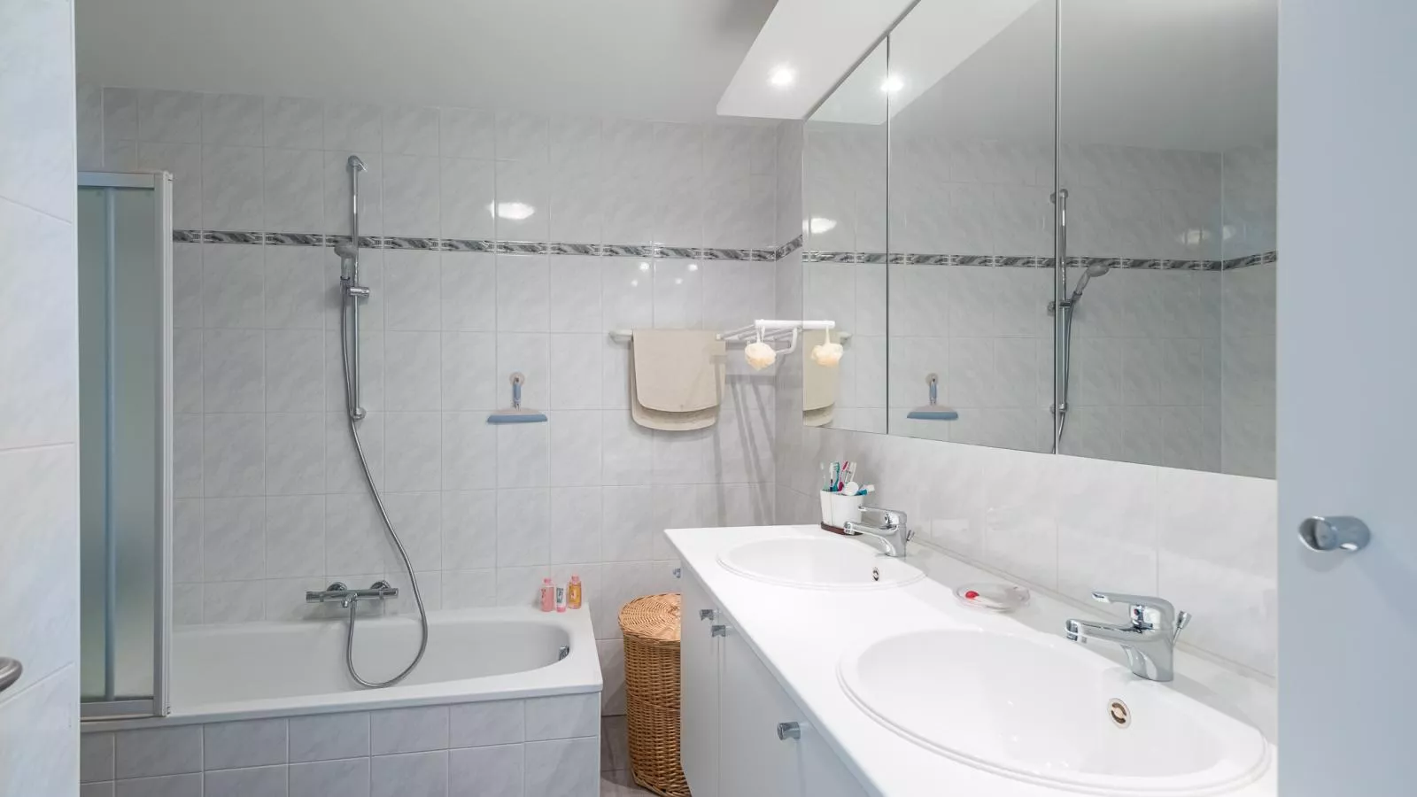 Viking - 0608 + box 4-Bathroom