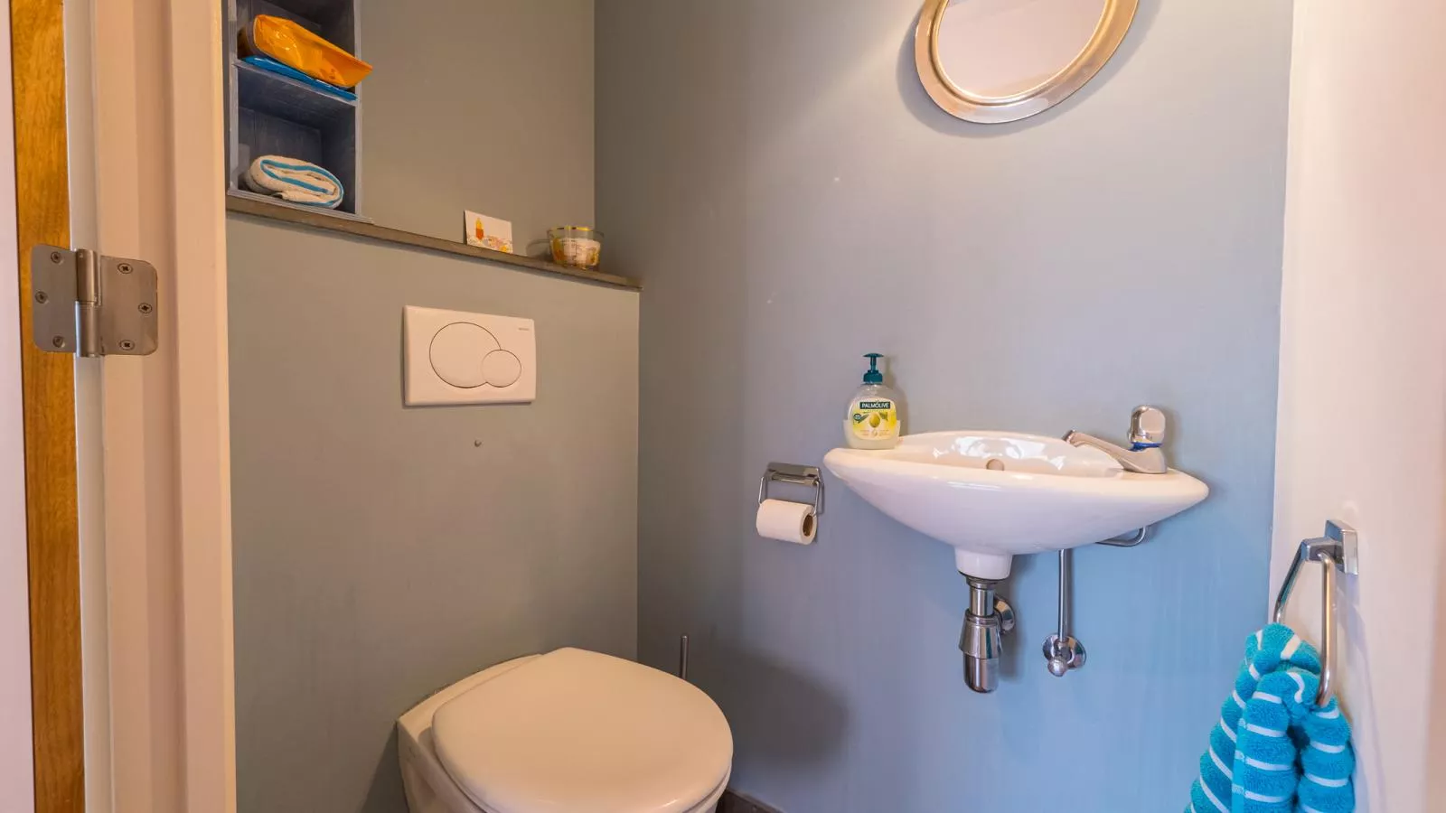 Four Seven  - 0102 + box 1-Innenbereich