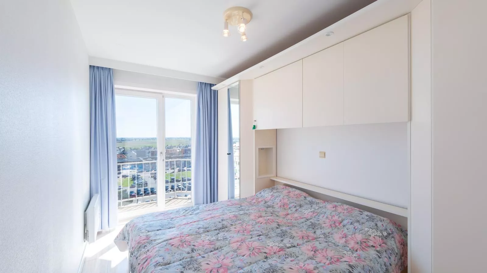 Mistral - 0801 + box 22 (Sunfield)-Chambre