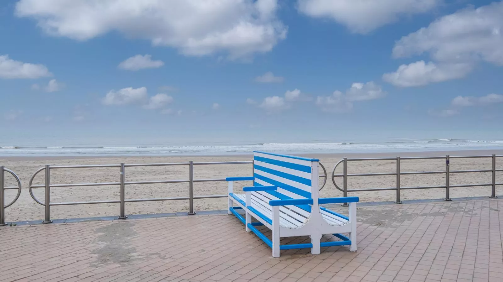 Four Seven  - 0102 + box 1-Im Freien