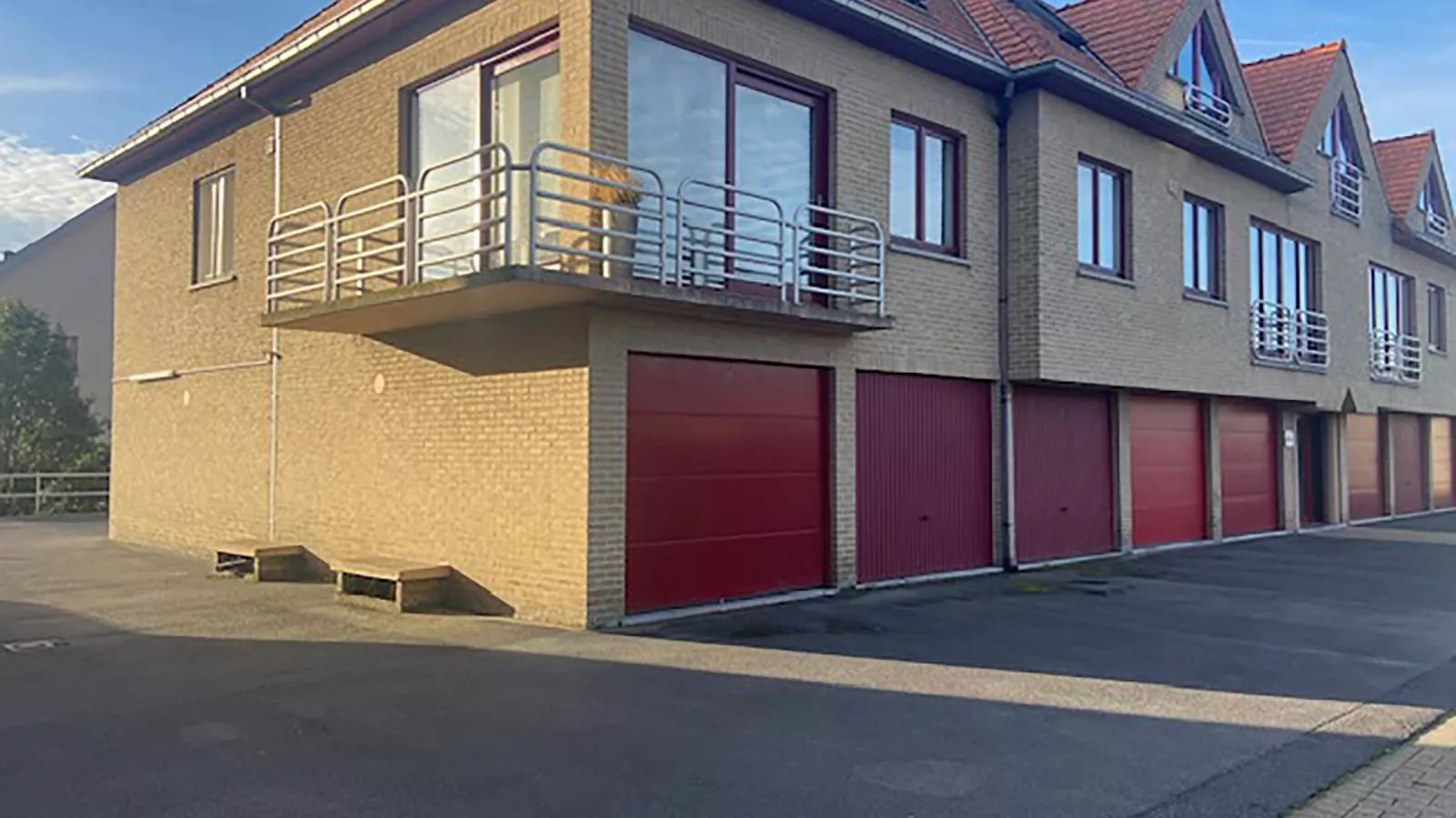 Mistral - 0801 + box 22 (Sunfield)-Extérieur