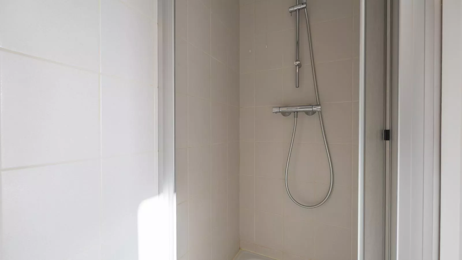 Prestige I - 0702 + box 1-Bathroom