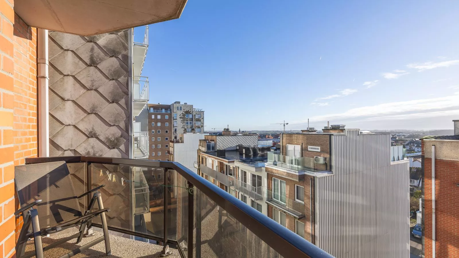 Prestige I - 0702 + box 1-Terrace balcony