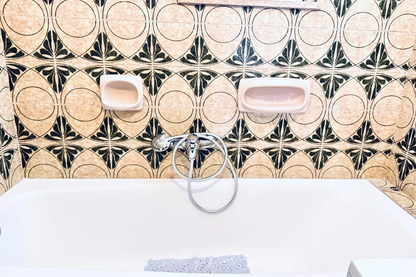 Dalmatian House-Bathroom