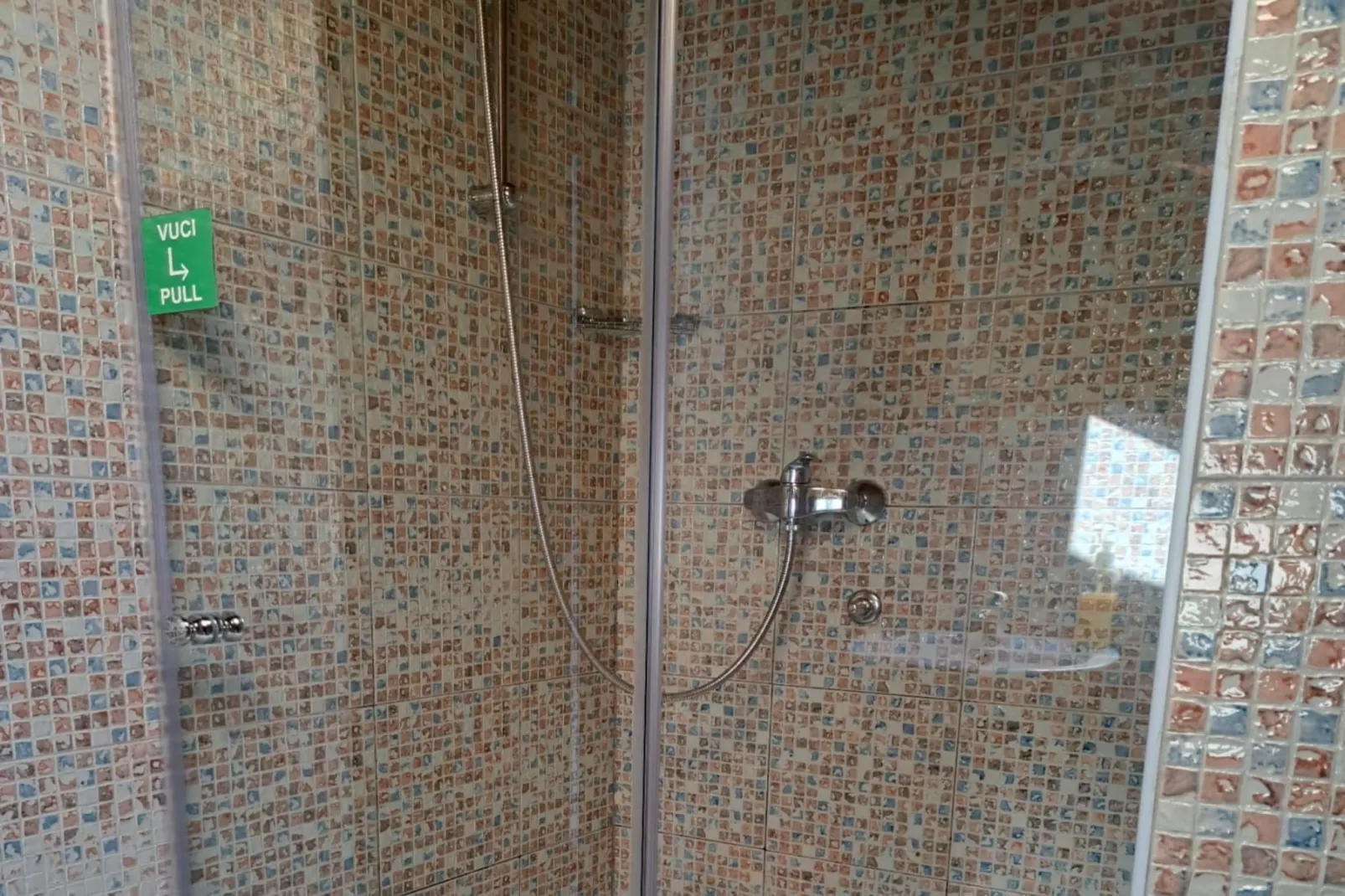 Guesthouse Žafran- Double Room With Terrace-Salle de bain