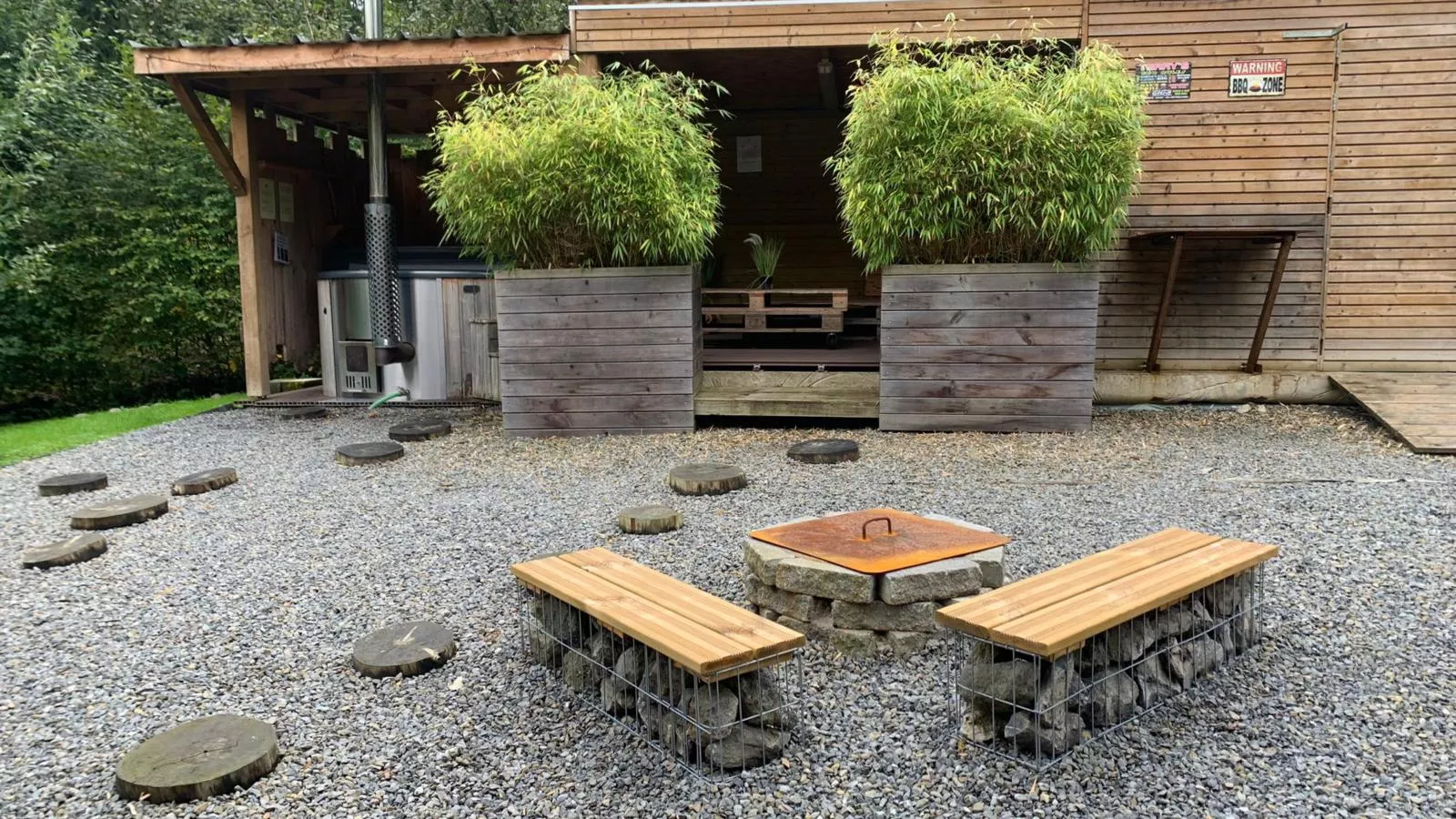 Bois Joli-Gardens in summer