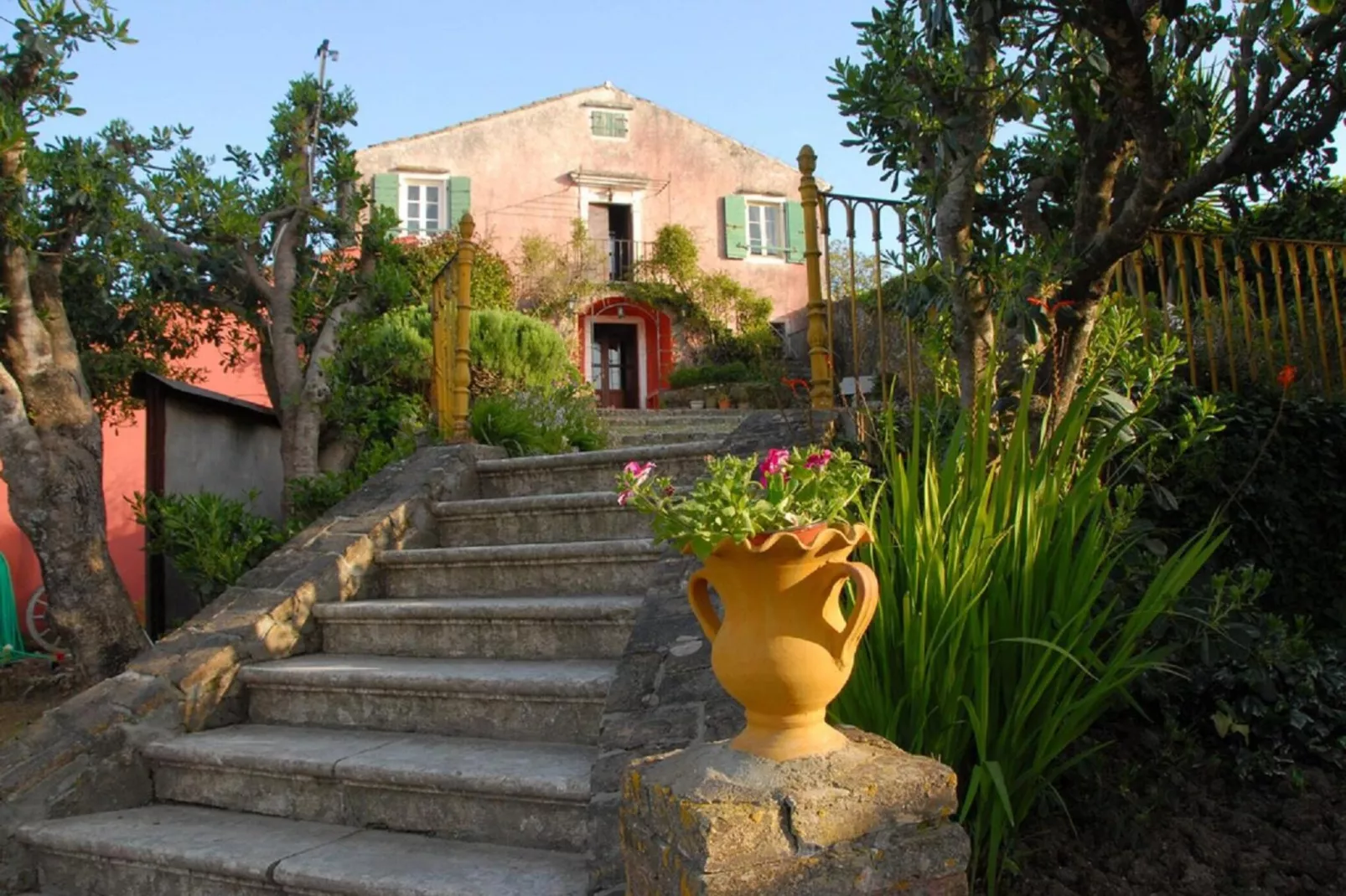 Fundana Family Apartment-Außenbereich Sommer