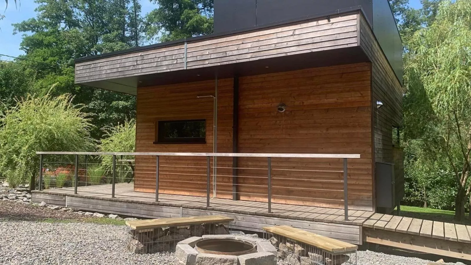 Bois Joli-Exterior in summer