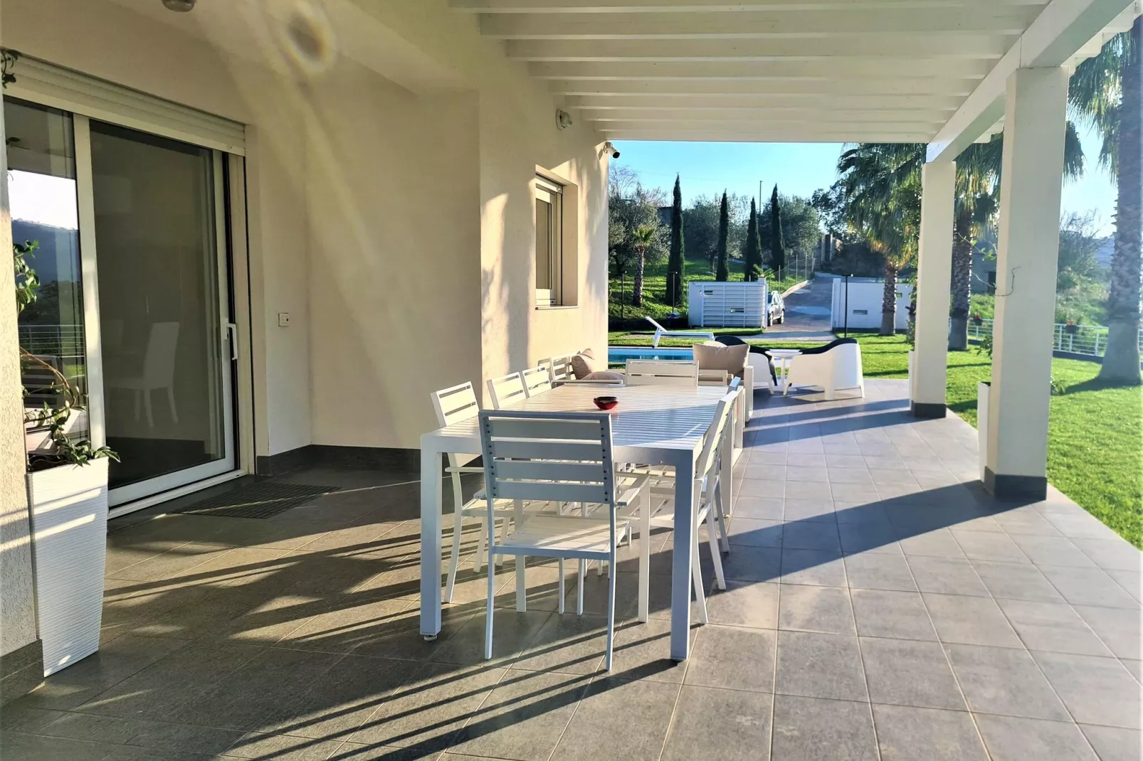 Villa Leonforte-Terrace balcony