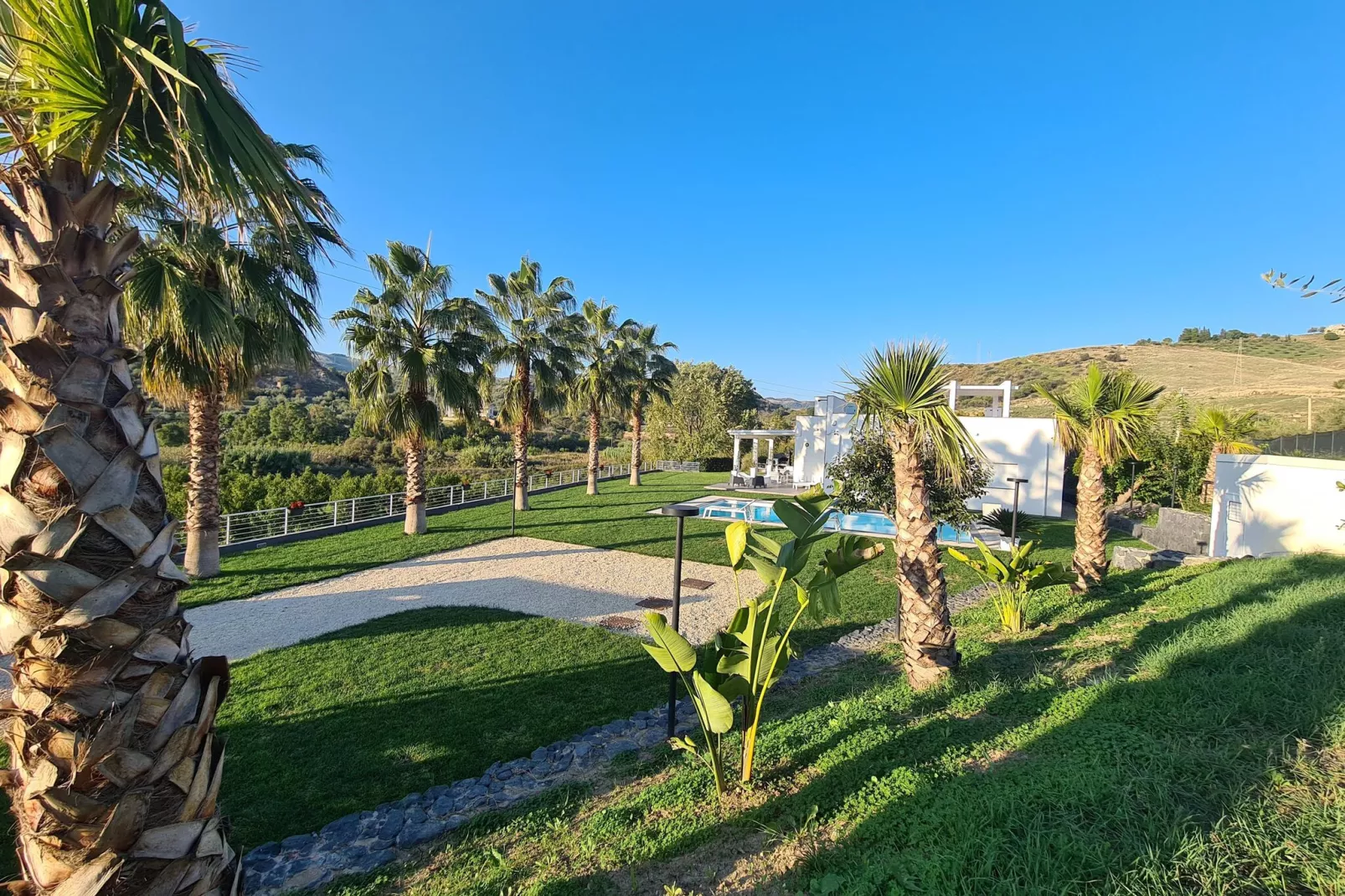 Villa Leonforte-Gardens summer