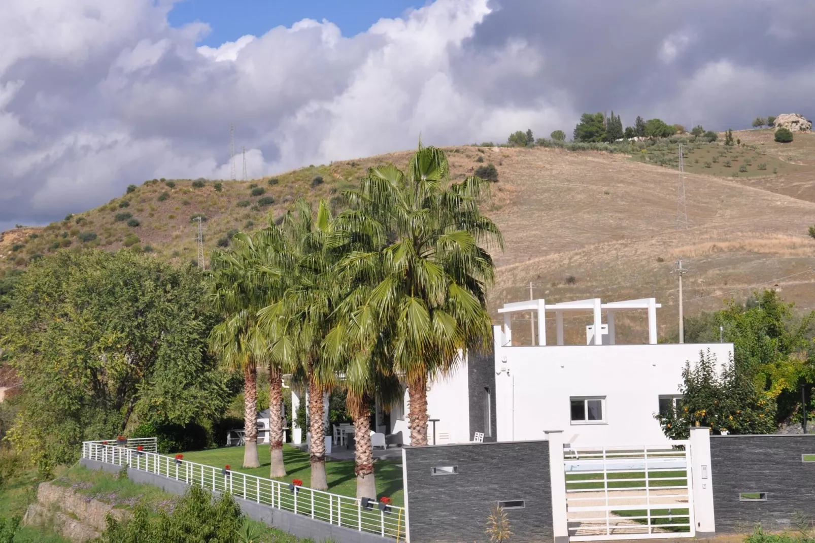 Villa Leonforte-Areas summer 1km