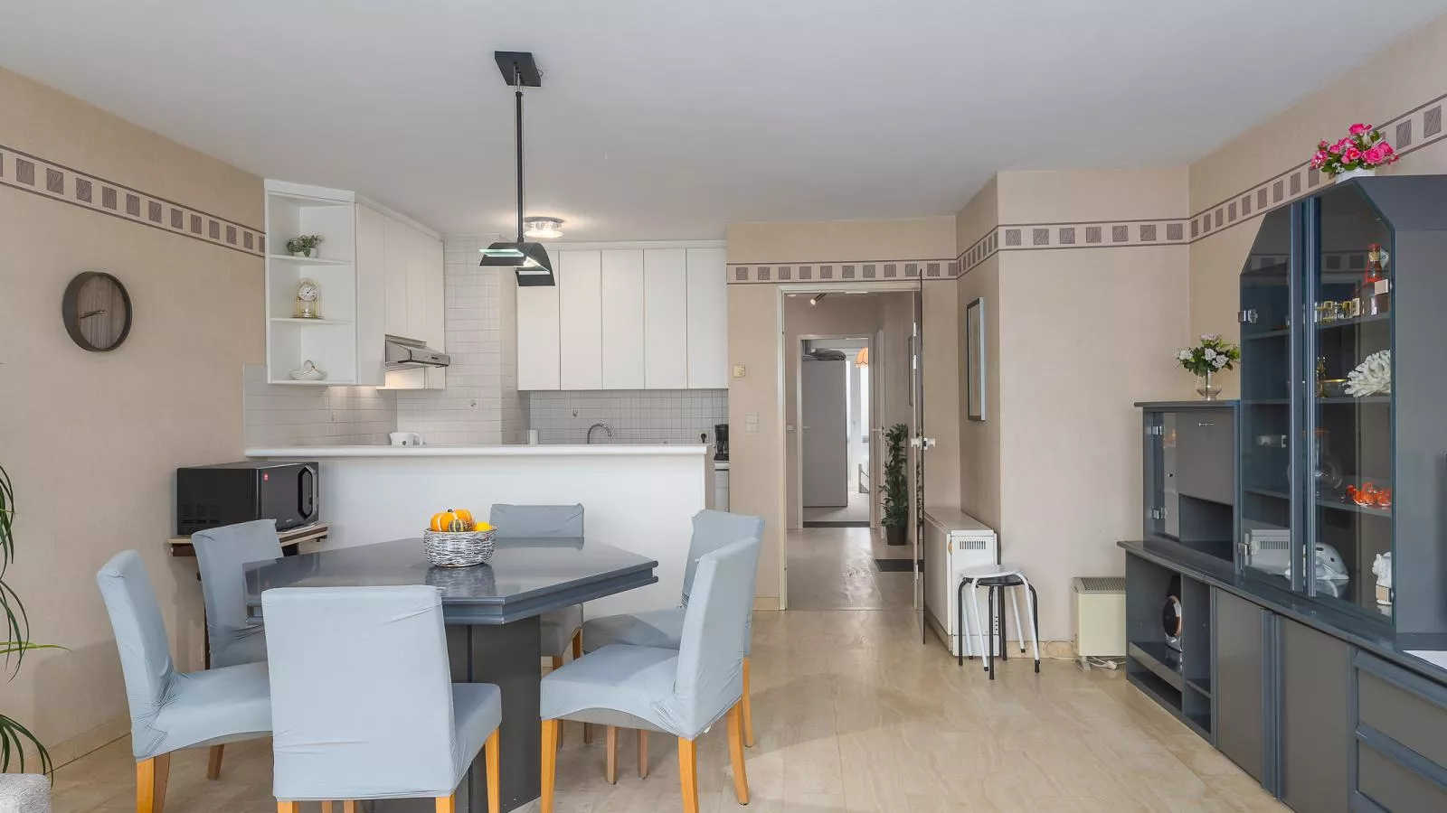 Espace II - 0102 + box 2 (Magnum)-Wohnzimmer