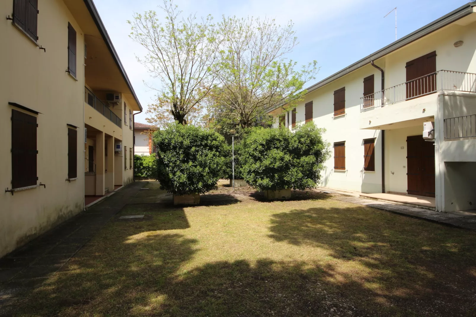 Lorenza trilo – 3-Außenbereich Sommer