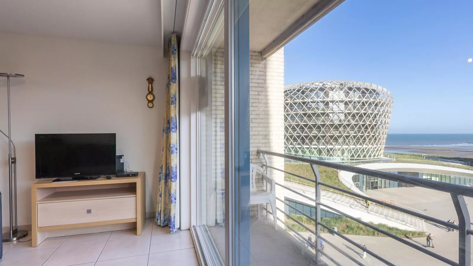 Viking - 0508-Living room