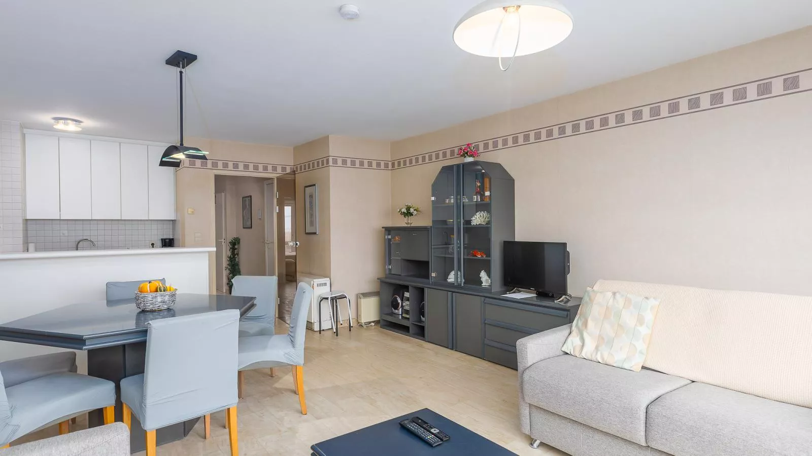 Espace II - 0102 + box 2 (Magnum)-Wohnzimmer