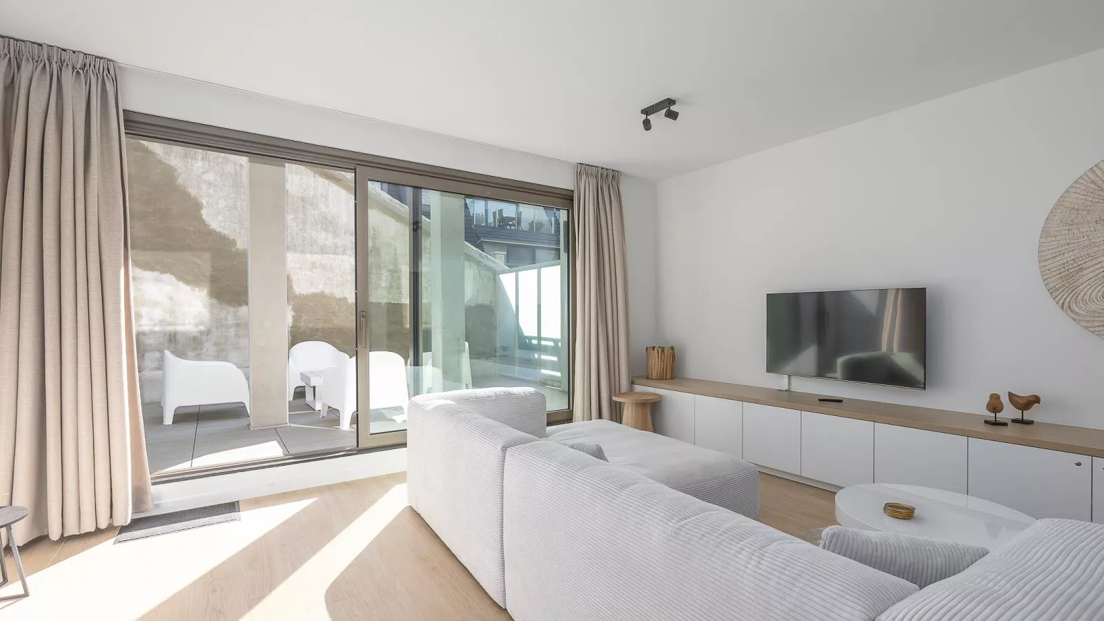 Omnia 7 - 0103 + park. 5-Wohnzimmer