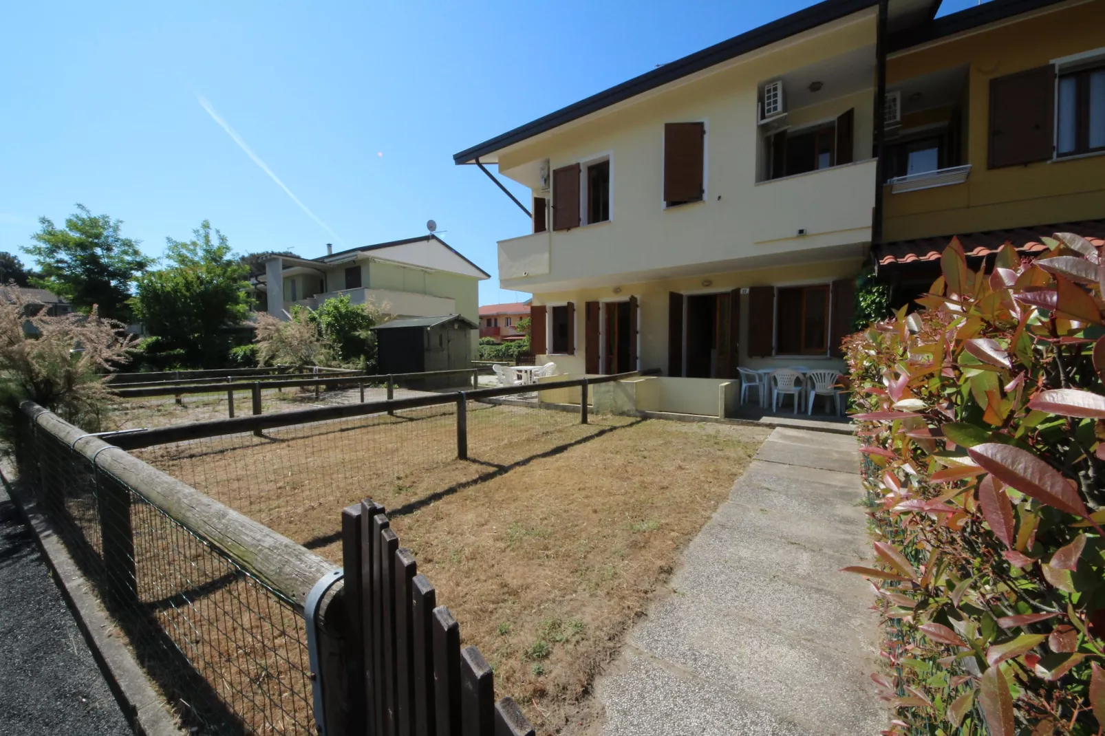 Valentino bilo – 26-Exterior in summer