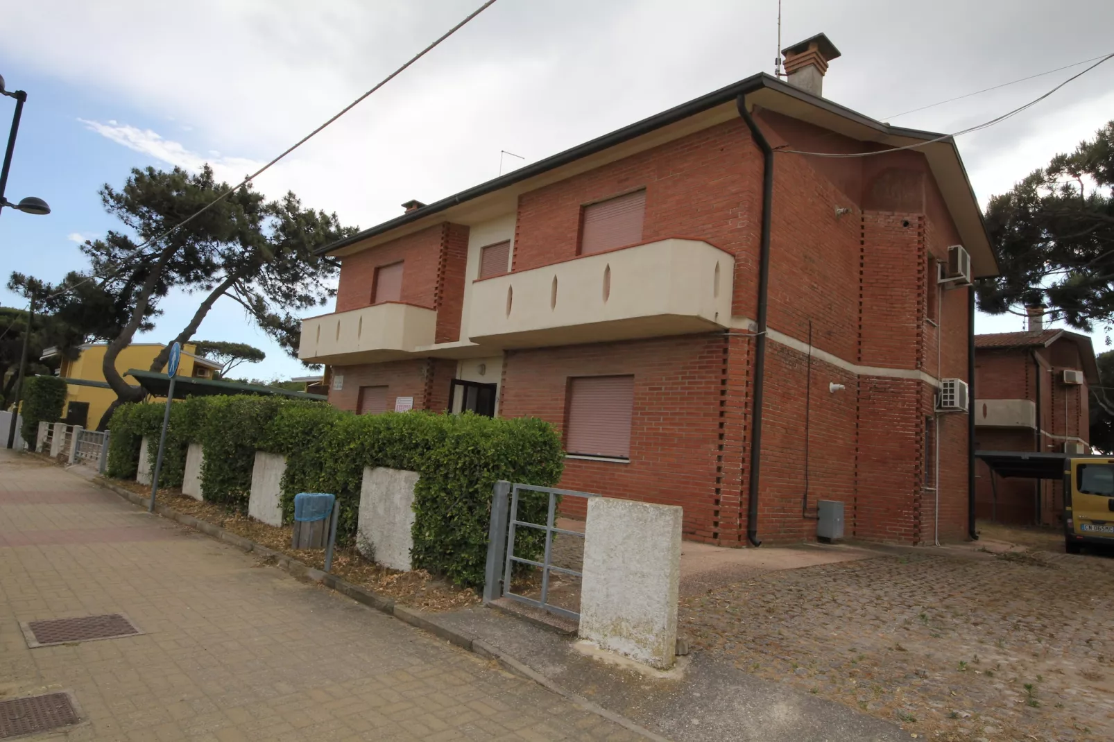 Jolanda TD – 6-Exterior in summer