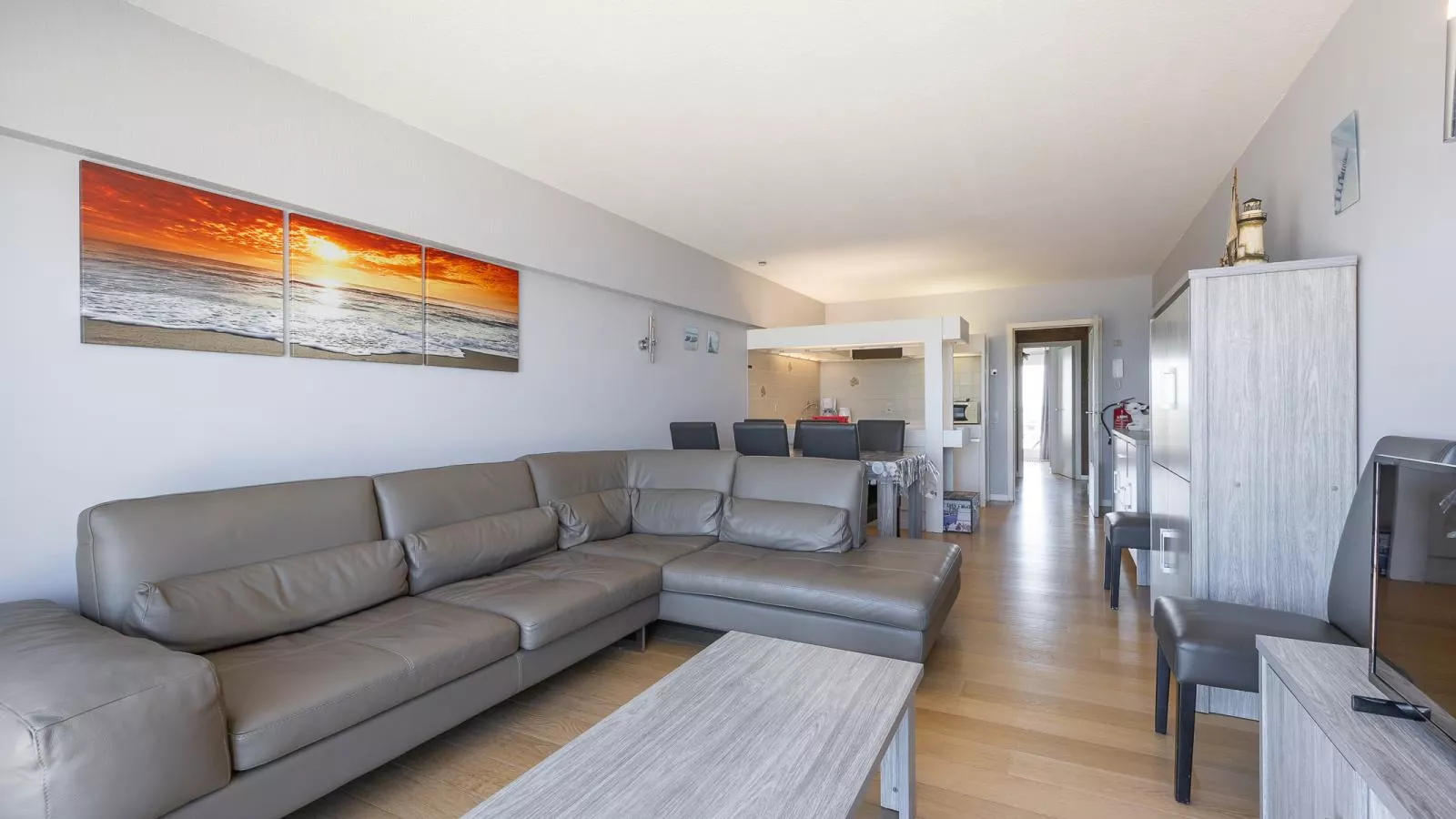 Manager  - 0511 + park. 33-Wohnzimmer