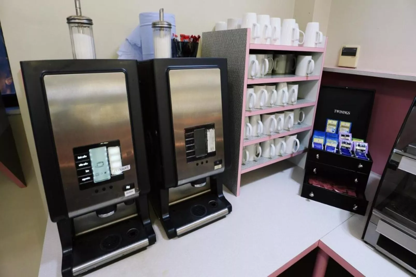 Standard Twin Room-Dining room