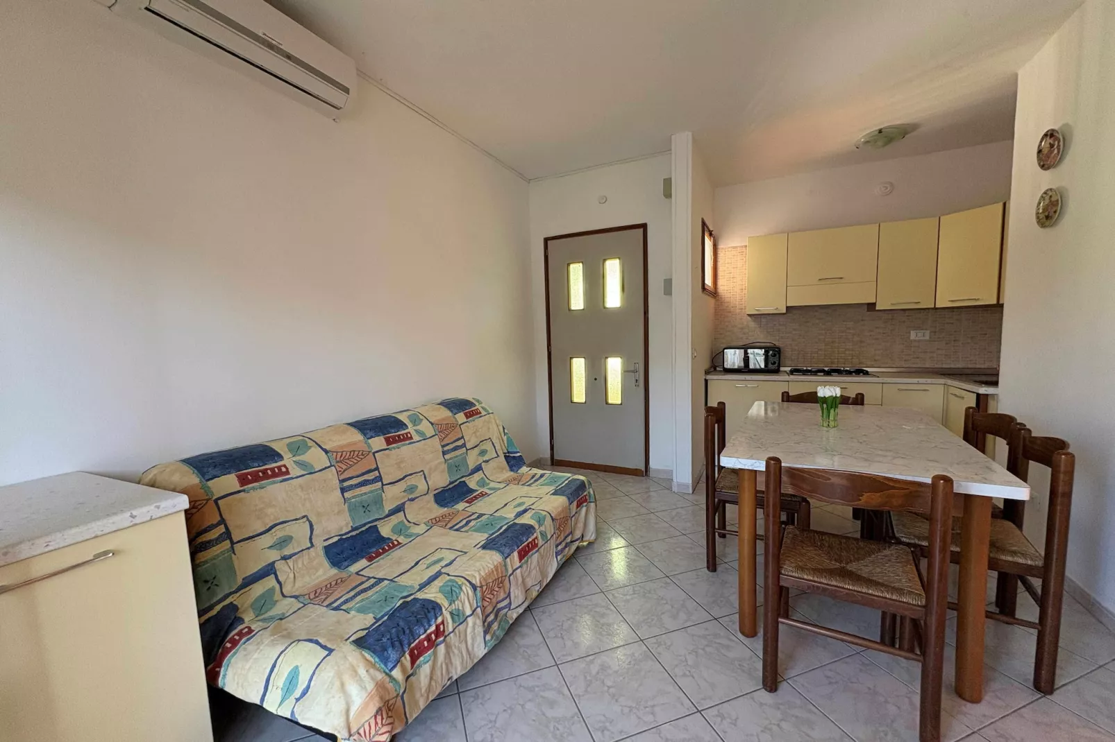 Susy trilo – 6 -Living room