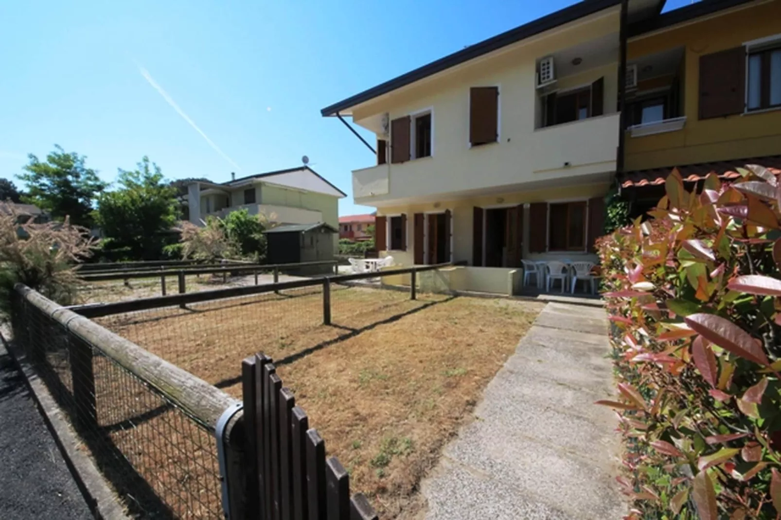 Valentino bilo – 22-Exterior in summer