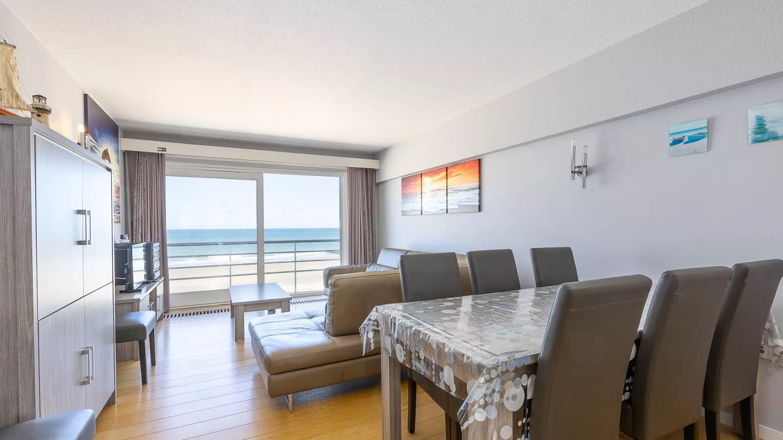 Manager  - 0511 + park. 33-Wohnzimmer