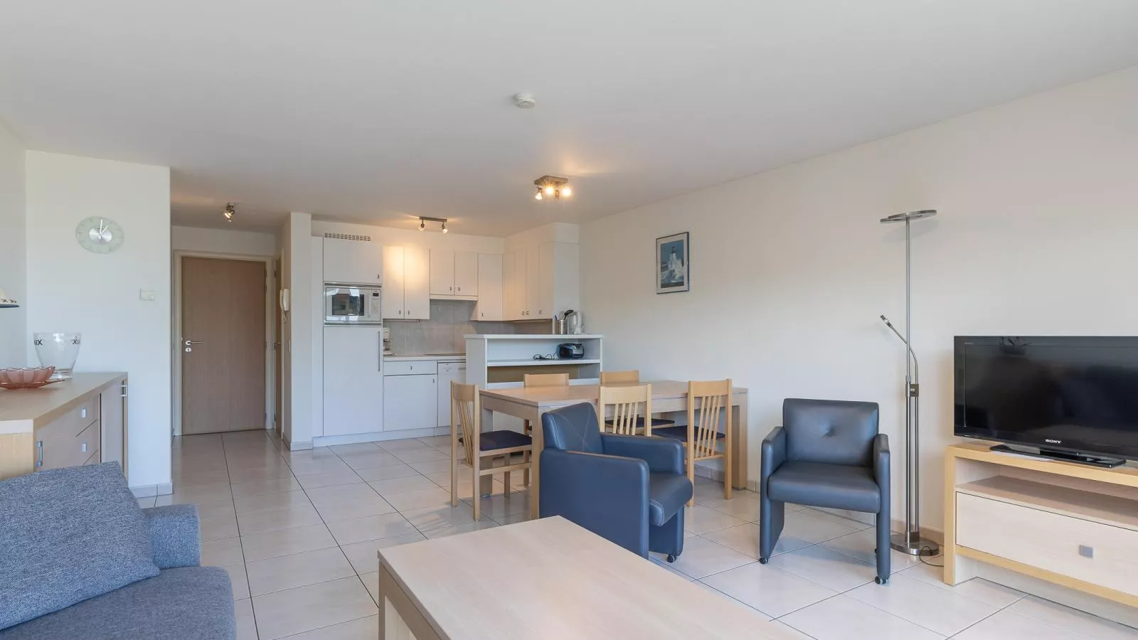 Viking - 0508-Living room