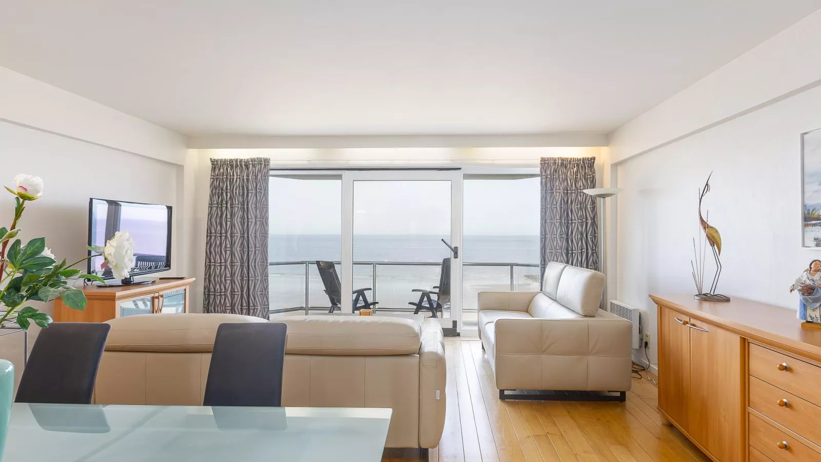 Mistral - 0901-Living room